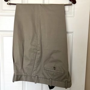 John W Nordstrom. Pleated front slack. 40w x 32l.